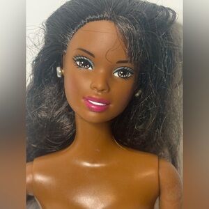 Nude African American Christie Barbie Long Hair Blue Eyeshadow W/ Earrings 1990s